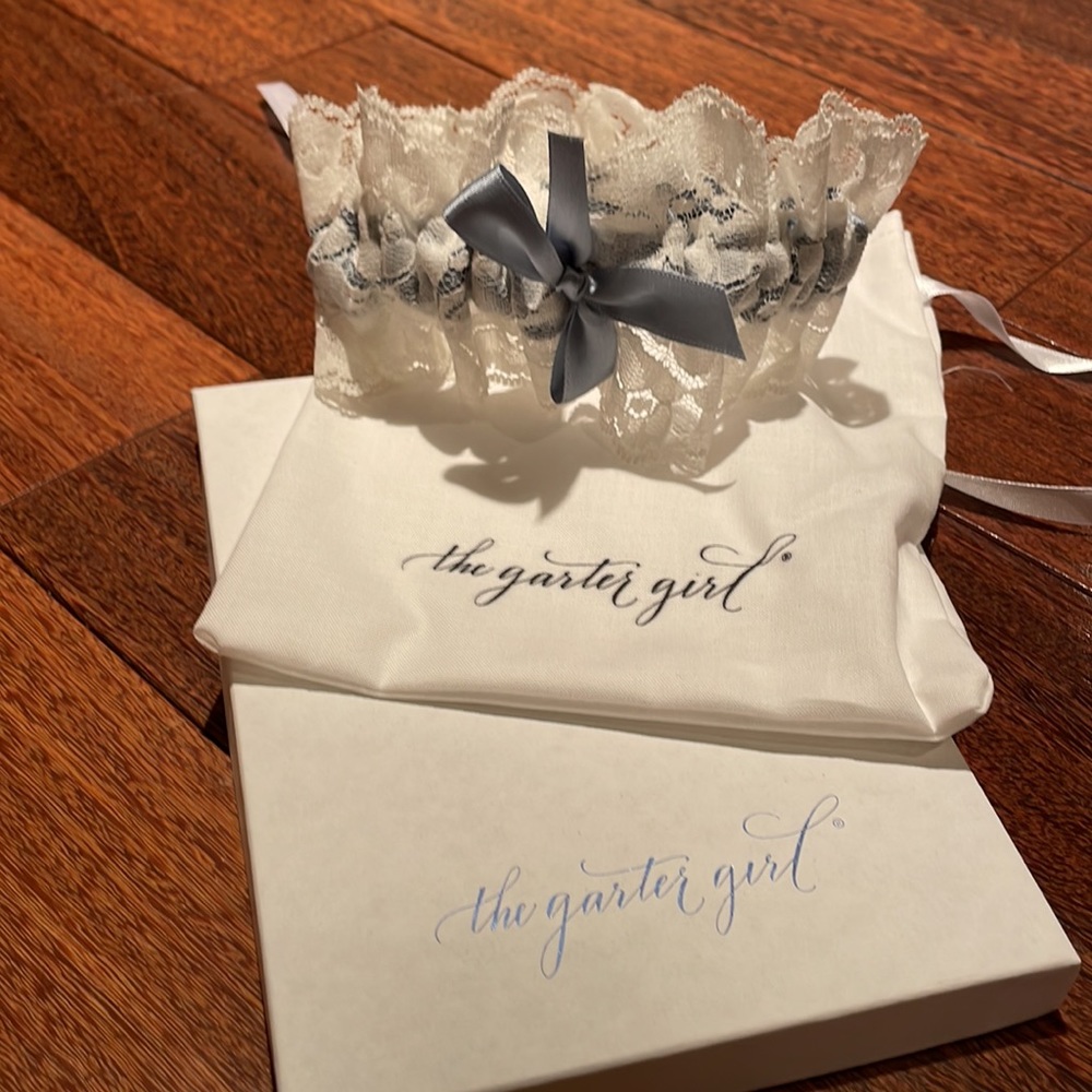 The Garter Girl - wedding garter